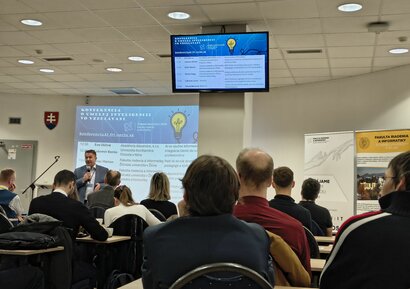 Ako AI mení vzdelávanie? Naši pedagógovia na konferencii FRI ŽU