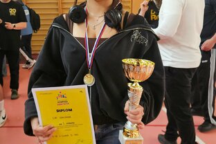 Zväčšiť fotografiu - Máme vicemajsterku sr v silovom päťboji