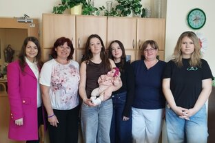 Zväčšiť fotografiu - Pomáhame seniorom – darovali sme ďalšie terapeutické bábiky