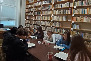 Zväčšiť fotografiu - Read for real: european authors day. čítanie pri čaji