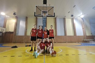 Zväčšiť fotografiu - Regionálne a krajské kolá v športe: výsledky našich volejbalistiek, florbalistiek a silákov