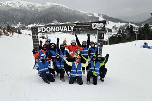 Zväčšiť fotografiu - Viac než len lyžovačka – prváci utužovali kolektív na donovaloch