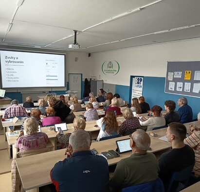Projekt „Digitálni seniori“: Spájame generácie a búrame digitálne bariéry