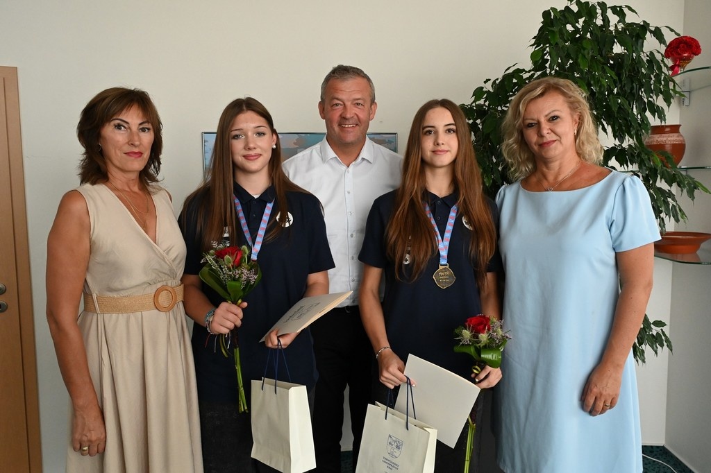 Naša majsterka Európy v hádzanej na návšteve u pána predsedu TSK