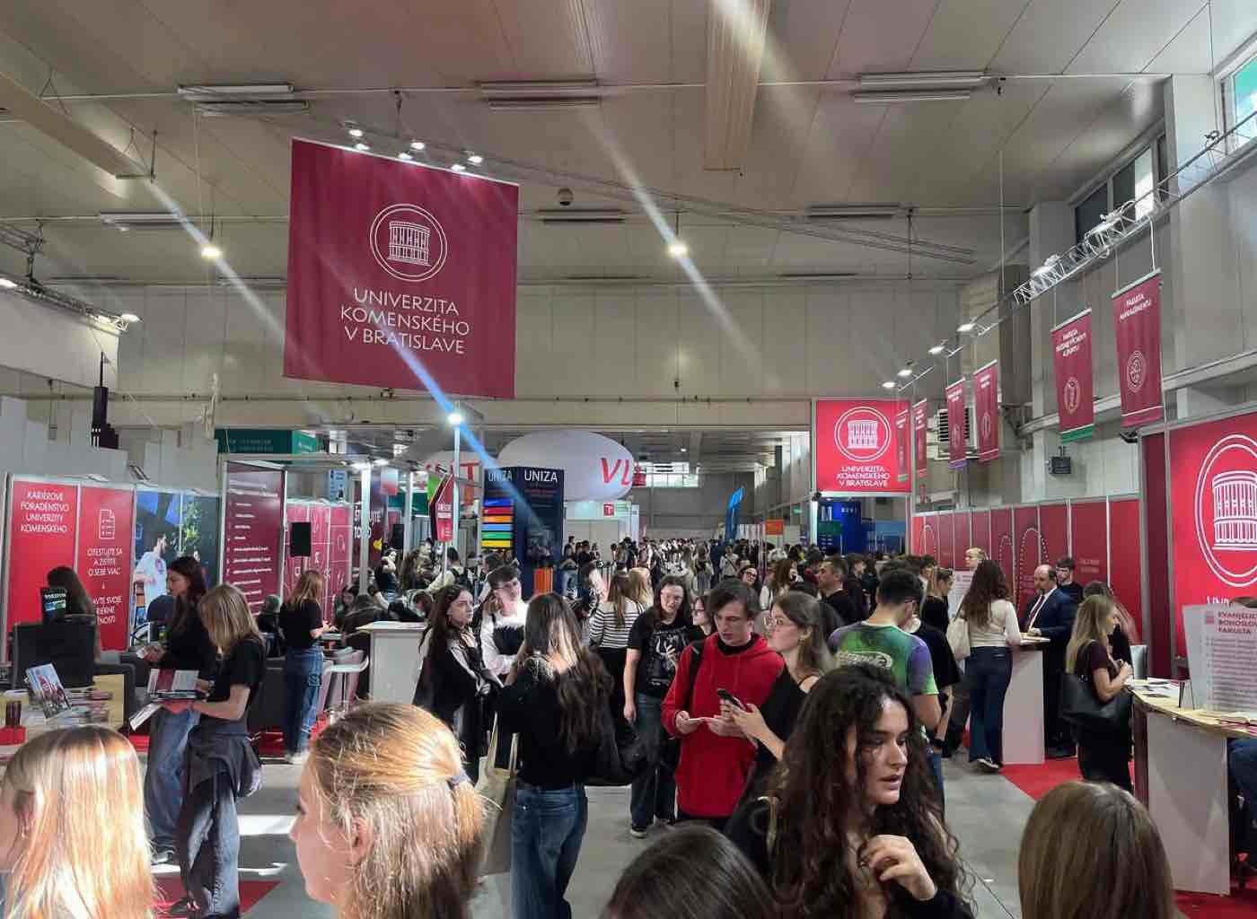 Štvrtáci navštívili veľtrh vysokých škôl Gaudeamus v Bratislave